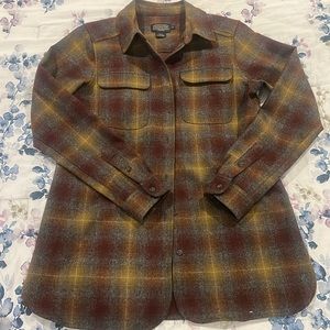 Women’s Pendleton board shirt. Deep red, gold and gray. 100% wool. Size XS.